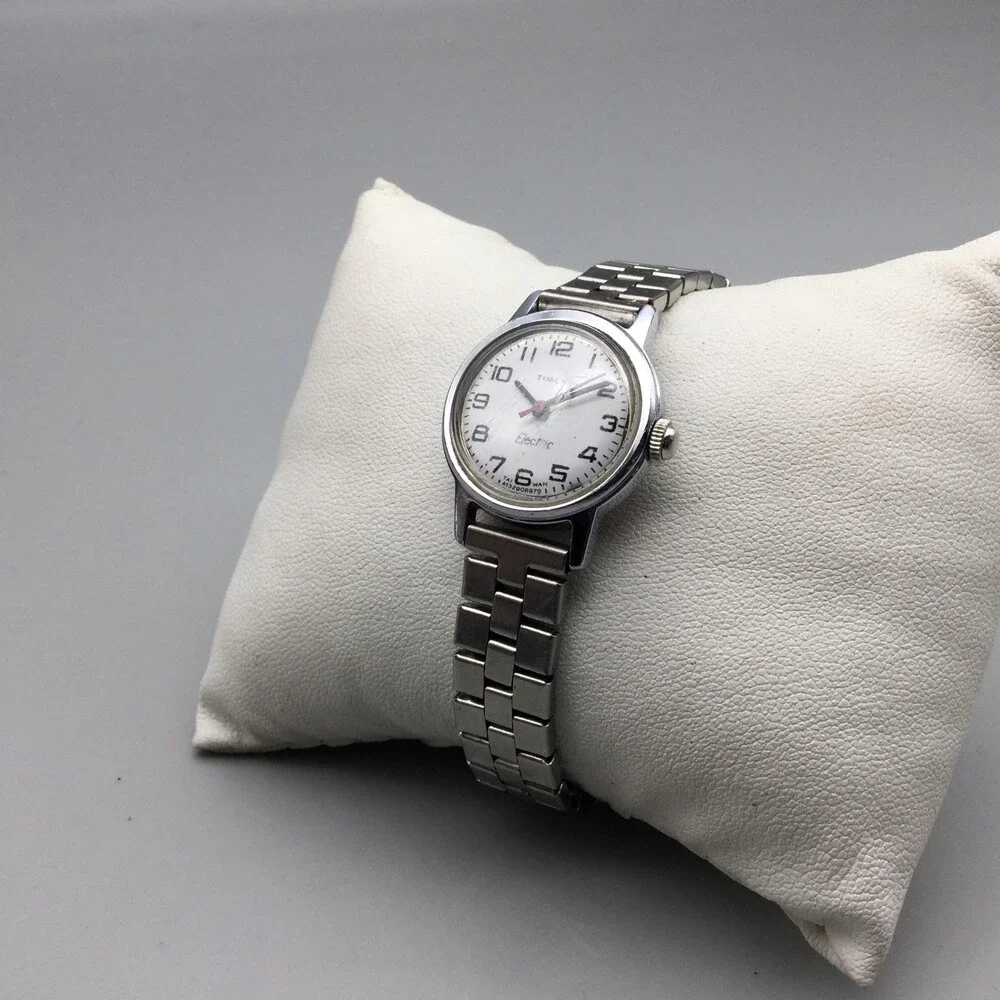 Vintage Timex Electric 1979 Womens Watch 22mm White Dial Silver Tone New Battery